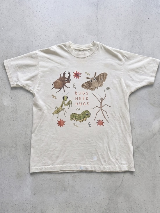 Gildan Tops - Gildan White 'Bugs Need Hugs' Graphic Tee